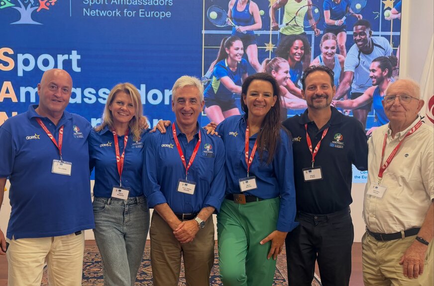 A csoportkép Barcelonában készült a SANE európa sportnegykövetek találkozóján. 